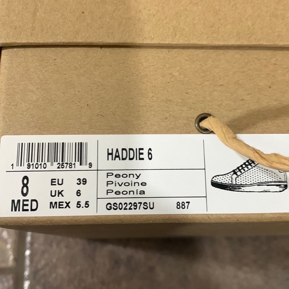 Gentle Soul Peony Sneaker - Picture 5 of 13